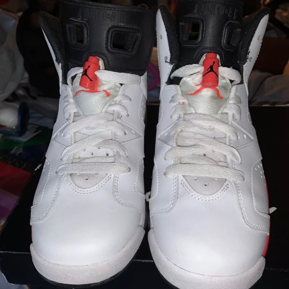 Jordan 6 (Gs) white infared sneakers